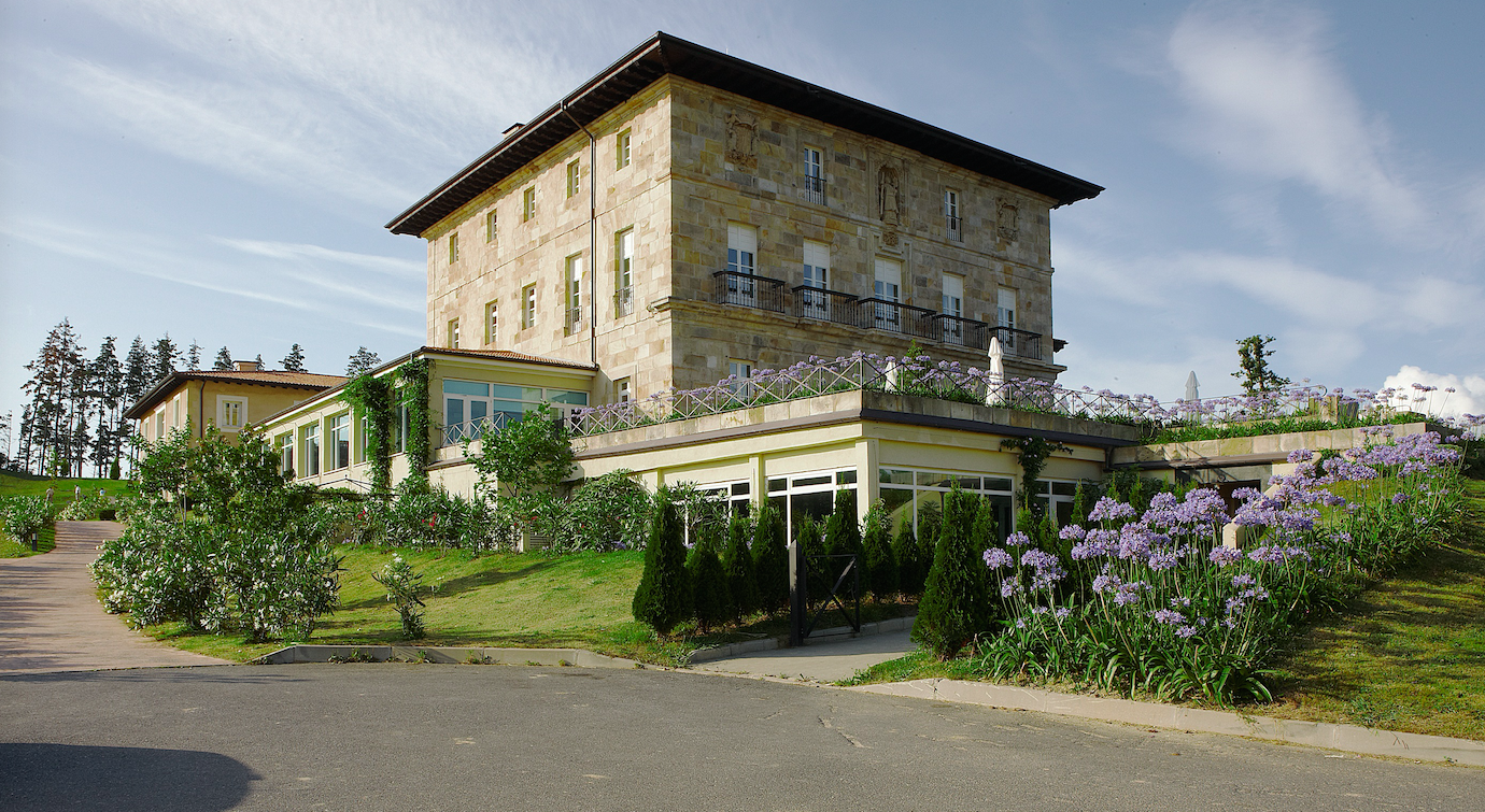 The new centenarian palace