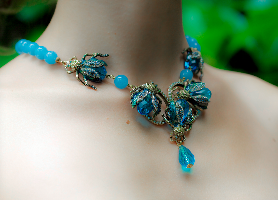 Atlantis presenta las últimas novedades en bisutería de fantasía de Gas Bijoux y joyas barrocas producidas artesanalmente en Florencia