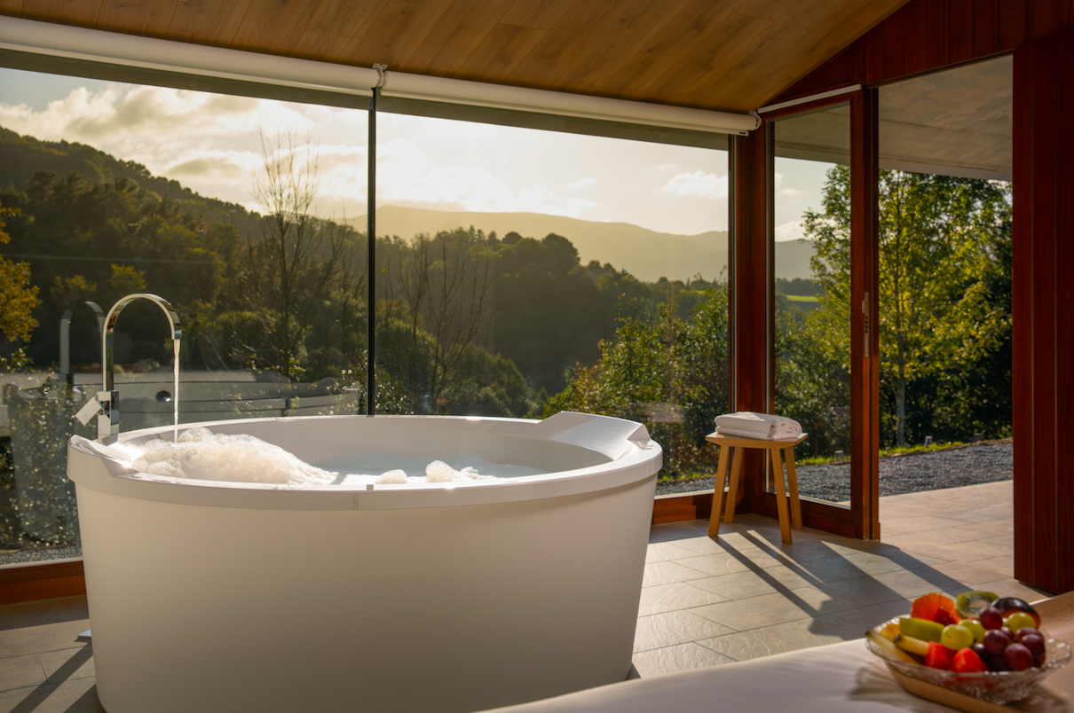 Las cabañas de bosque del siglo XXI tienen jacuzzi y helipuerto