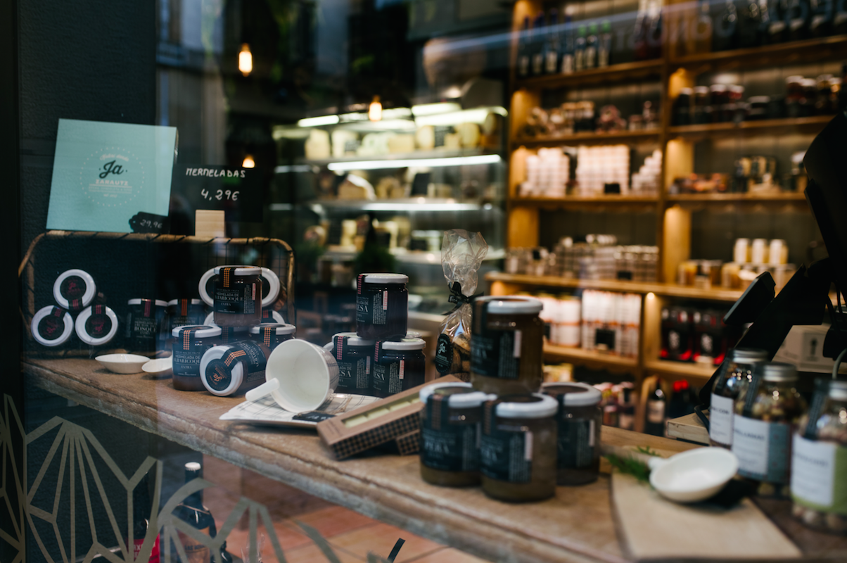 La Oveja Latxa opens two shops the same year in San Sebastián’s Old Town