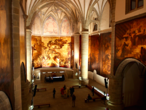 The paintings that decorate a sixteenth-century Dominican Convent and a cloister in Elizabethan style are among San Sebastián’s main cultural jewels