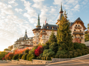 Dalí, Miró, Murakami y Warhol se dan cita en The Dolder Grand, el hotel-museo de Zúrich