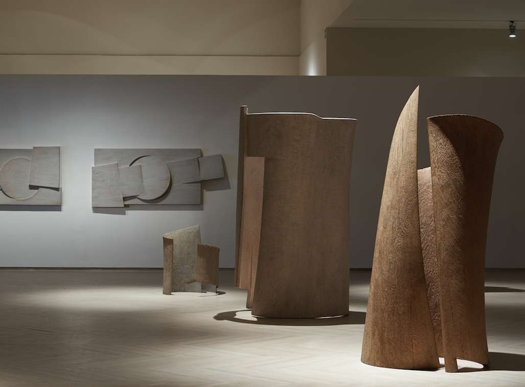 Works of art and sculptural furniture: we enter the studio of the great artist Jose Ramón Anda