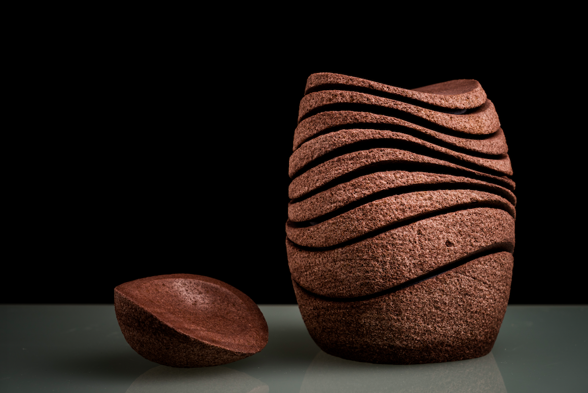 Neither Limoges porcelain nor glassware by Baccarat: the luxury tableware of the Basque Country is made of stone