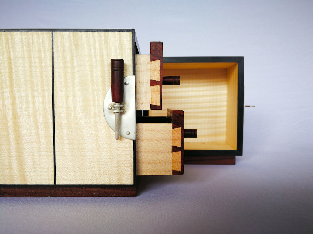 Shopping guide: luxurious wooden jewelry boxes created in the Basque Country