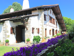 What is the best incentive to win over employees and customers?