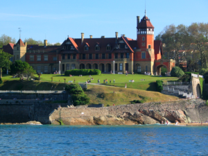 The most spectacular palace on the Basque coast is for rent (for events)