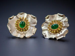 Cayetana Guillén Cuervo luce pendientes creados exclusivamente por Perrier-Jouët en colaboración con Casa Munoa