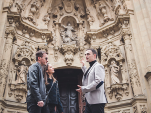 El Gobierno Vasco, Tripadvisor y Luxury Travel Awards premian la labor del guía Aitor Delgado