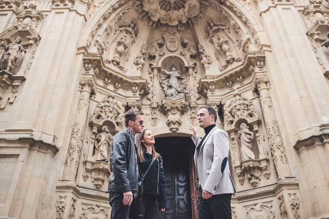 The Basque Government, Tripadvisor and Luxury Travel Awards reward the work of guide Aitor Delgado