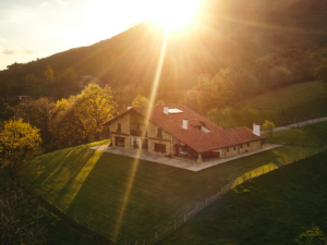La finca vacacional más discreta del País Vasco está en Hondarribia, y cuenta con 27 hectáreas reservadas para sus huéspedes