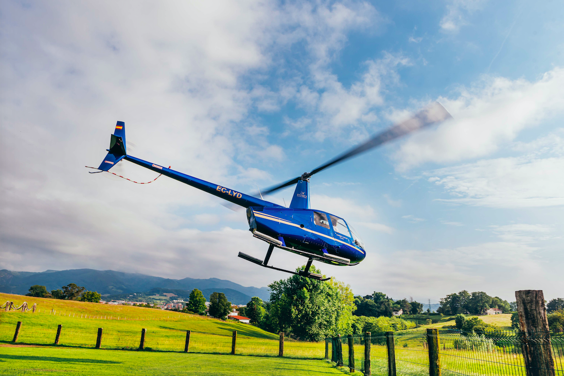 BASQUE LUXURY HELICOPTER offers gastronomic and panoramic flights along the Basque coast