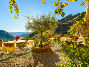 Where to stay if you want to travel the GR-1 Historic Trail or the Salazarese Shepherds’ cattle track