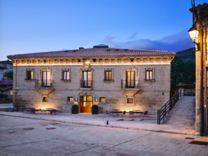 La familia Rothschild inaugura un hotel del lujo en Rioja Alavesa