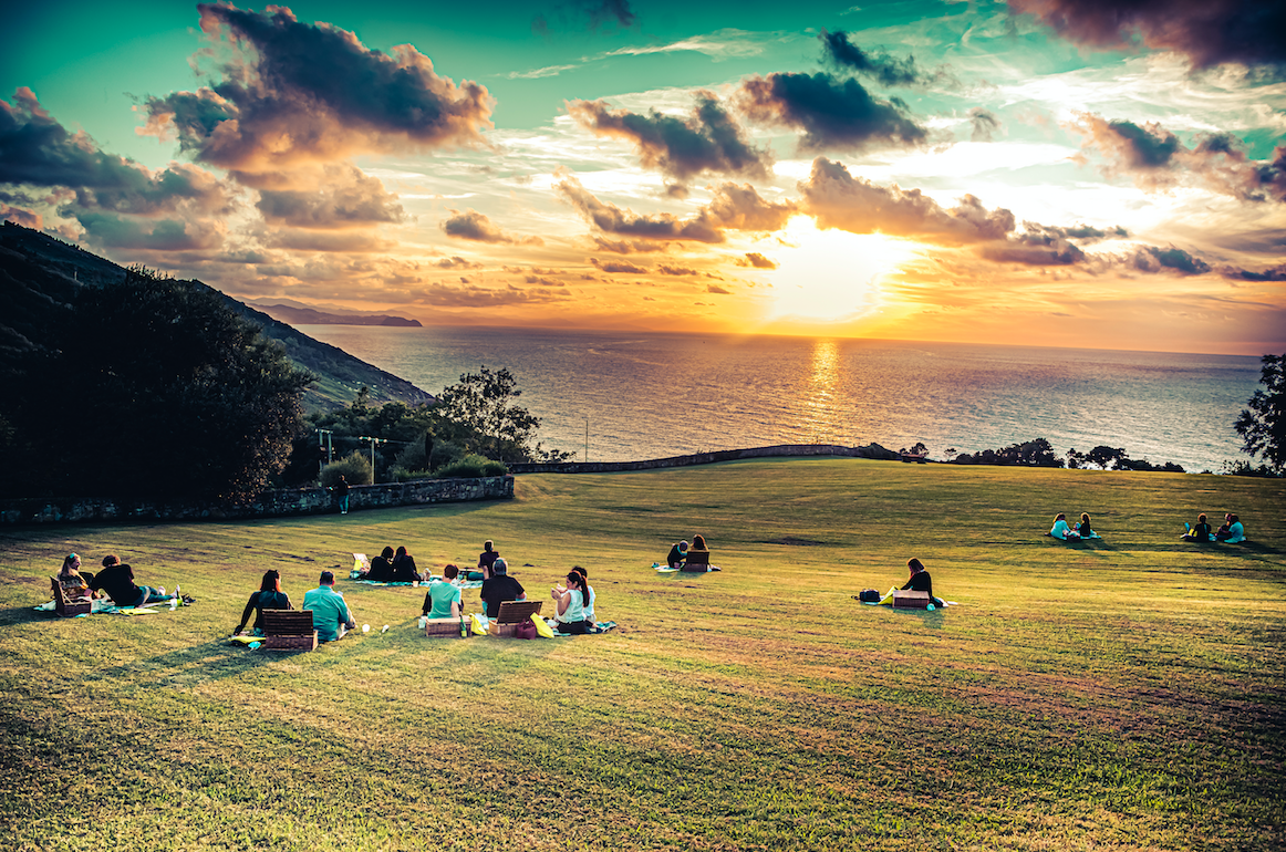 Picnics de lujo y atardeceres con vistas al mar