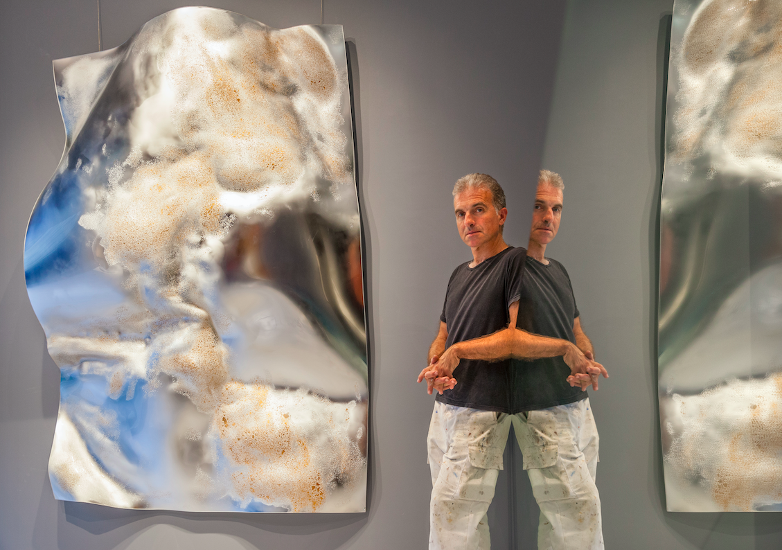 Basque artist Víctor Goikoetxea leaves his mark on the new Dior boutique in Mexico