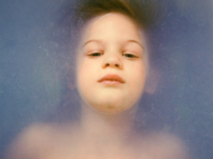 The Parisian gallery “LE SALON H” holds a photography exhibition of the artist Lara Micheli, who lives and creates in the French Basque Country