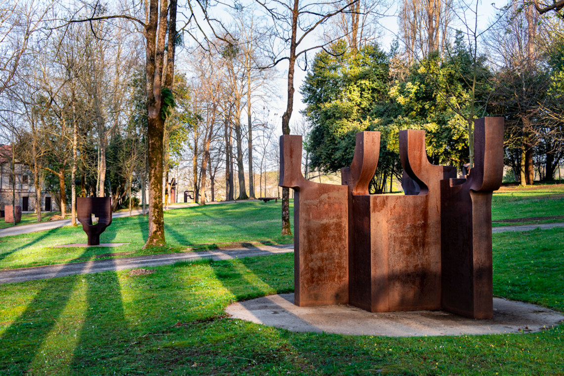 El verano más especial de Chillida Leku: festivales, visitas nocturnas y cenas en Lurra Café