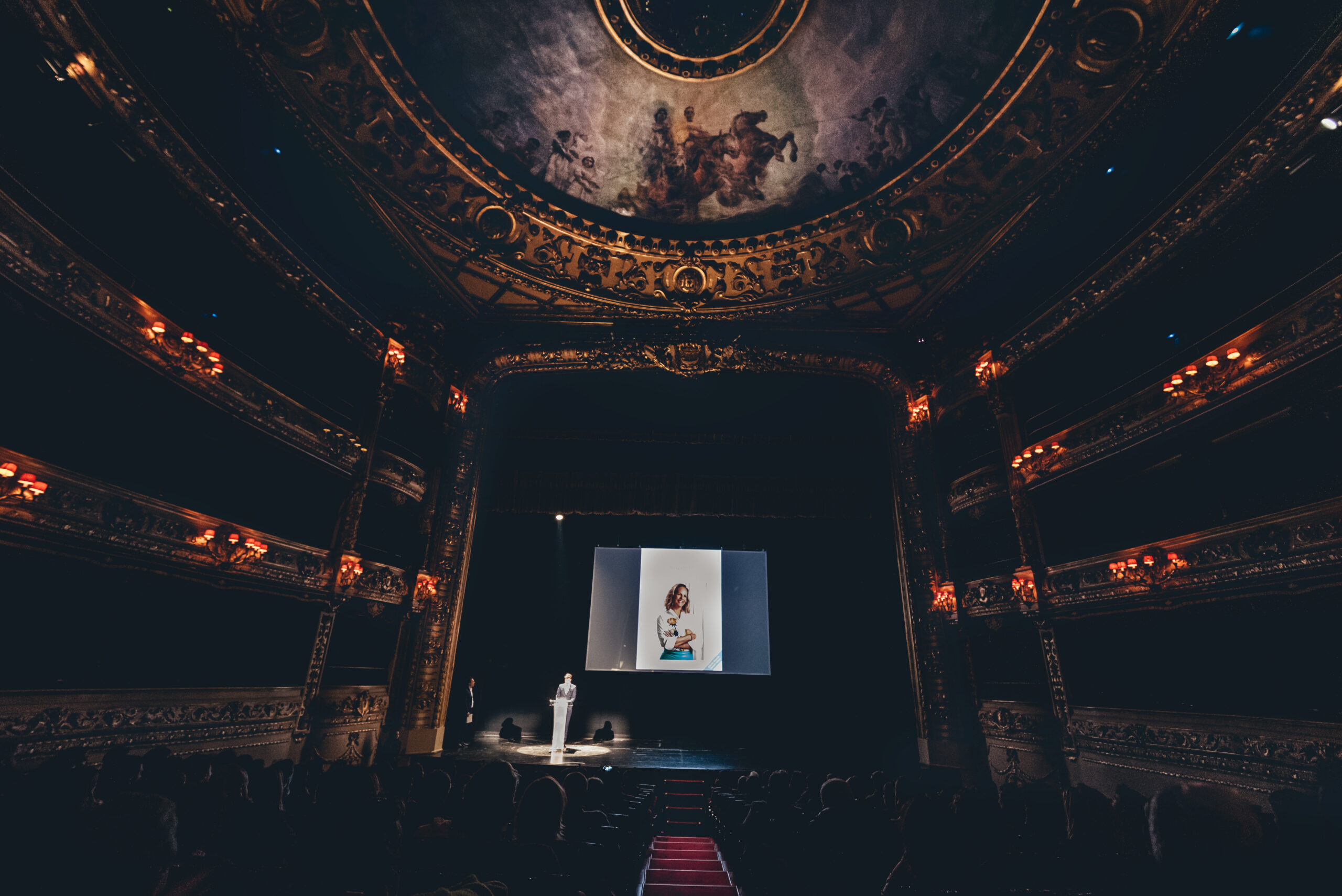 El exfutbolista Aitor Ocio, la princesa Béatrice d’Orléans y la baronesa Ariane de Rothschild participan en la publicación de la revista BASQUE LUXURY MAGAZINE 2023
