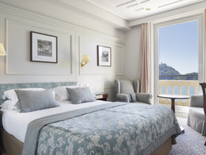 Hotel de Londres y de Inglaterra: British luxury and dreamy interiors with views of La Concha Bay