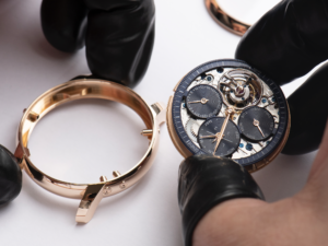 González Larrauri: 100 reasons to love and vindicate contemporary jewelry