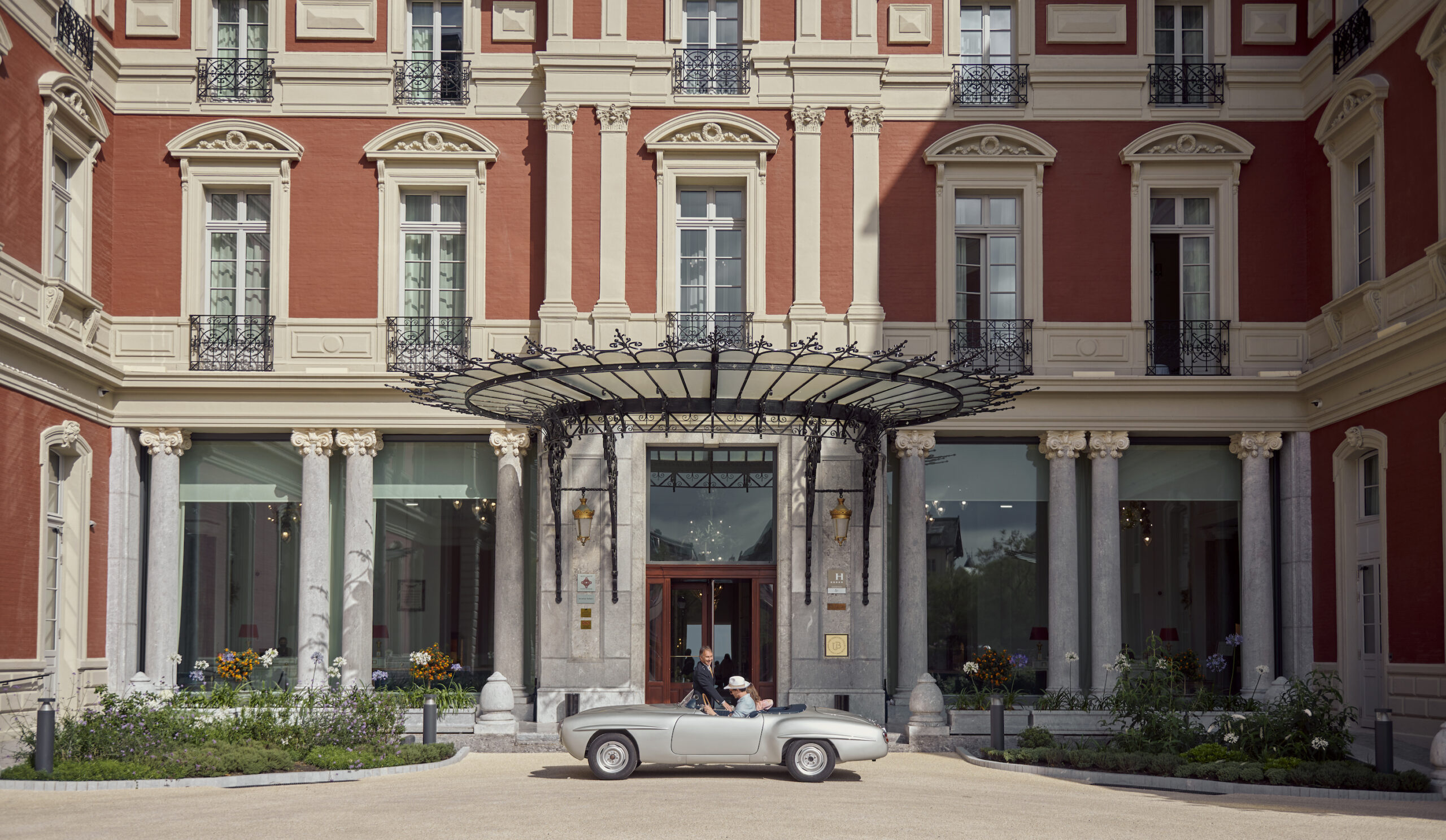 Hôtel du Palais: todo lo que necesita saber sobre uno de los alojamientos de lujo más emblemáticos del mundo