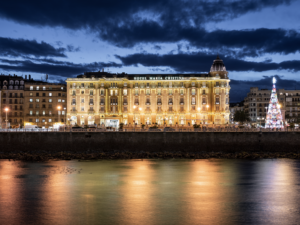 El hotel María Cristina se viste de Navidad