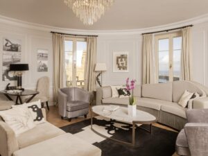 El Hotel Maria Cristina celebra el centenario de Eduardo Chillida con la creación de una suite dedicada al artista vasco