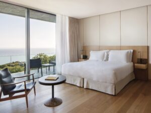 Suite Akelaŕe Océano: una suite con piscina privada y un desayuno a la carta firmado por el chef tres estrellas Michelin Pedro Subijana