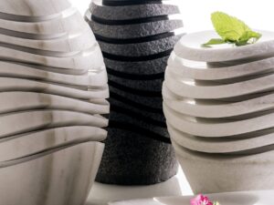 Hartea: estas son las vajillas de mármol que han conquistado a los chefs Andoni Luis Aduriz y Hélène Darroze