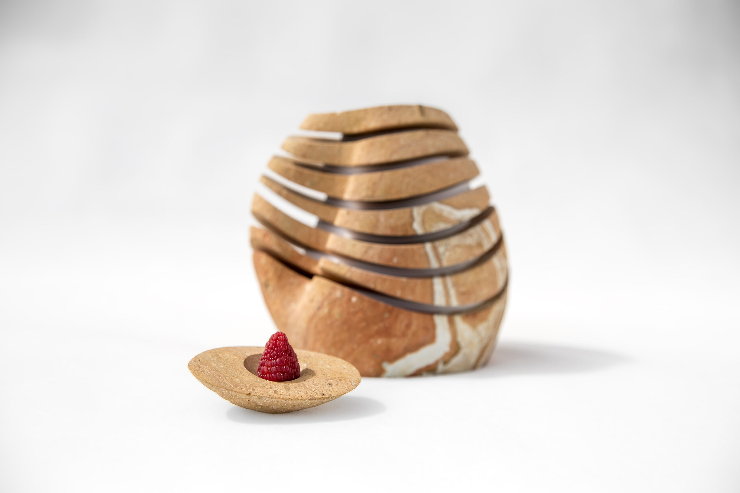 Hartea: the marble tableware that has conquered chefs Andoni Luis Aduriz and Hélène Darroze