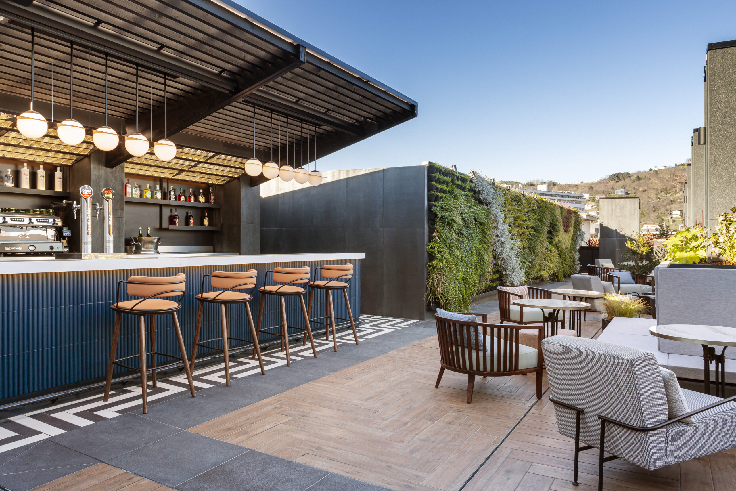 NKO: así es la terraza bilbaína que lleva la firma del chef Eneko Atxa, abanderado de cinco estrellas Michelin