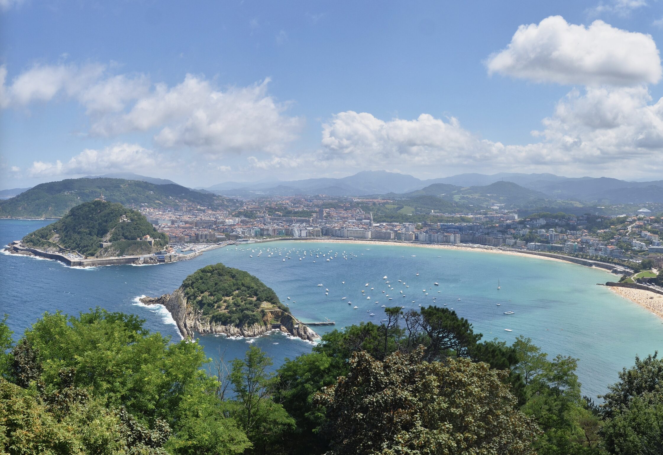 San Sebastián Premium: hotels, restaurants, wineries, shops, and much more in the guide to discover the culinary capital of the Basque Country