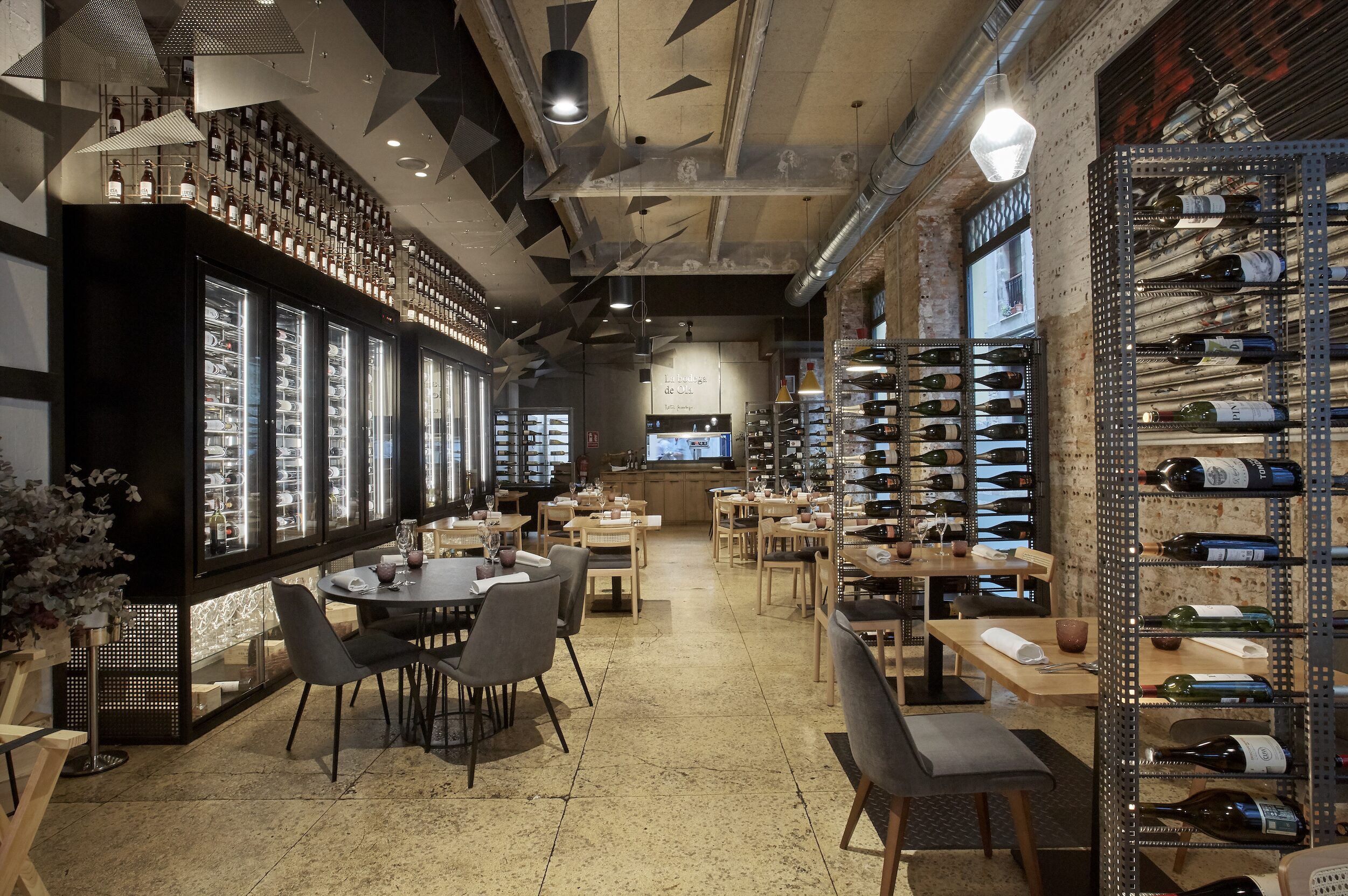 The building of Tayko Hotel Bilbao (the fourth in Spain built in concrete) turns 100