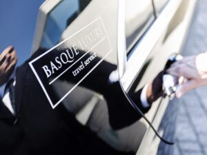 BASQUE LUXURY TRAVEL SERVICE is committed to electrification with the Mercedes Benz EQS 580, the best 100% electric car on the market