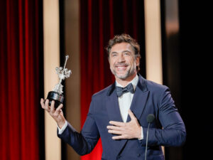 El Premio Donostia a Javier Bardem sella 30 años de «grandísima amistad» con el Festival en la inauguración de la 72ª edición