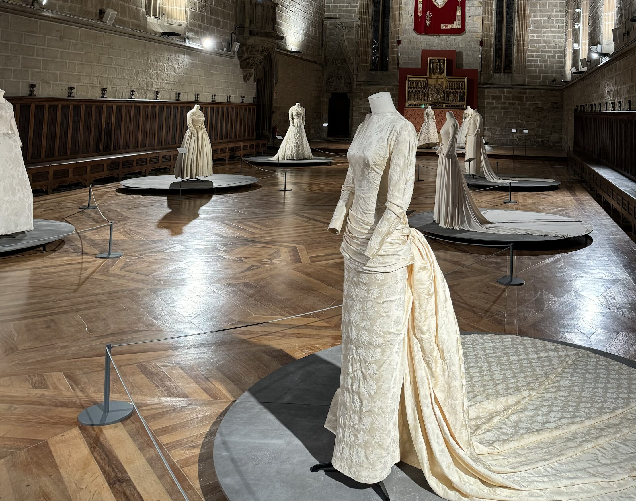 Pamplona acoge la primera exposición de vestidos de novia originales de Cristóbal Balenciaga