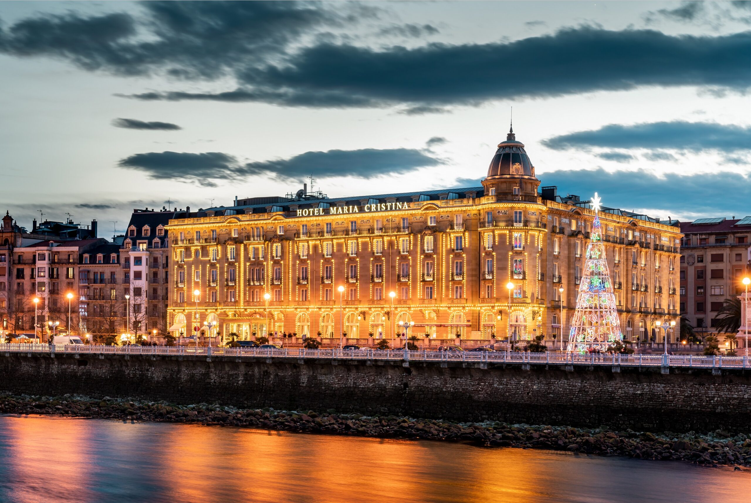 El hotel María Cristina de San Sebastián presenta su programa navideño para unas fiestas inolvidables