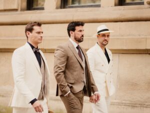 Aldabaldetreku: el esmoquin y los trajes de tonos neutros vuelven a ser tendencia esta temporada