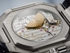 Patek Philippe: this renowned Geneva-based manufacturer has added a new collection to its wide range of watches, standing out for its unique combination of boldness and elegance