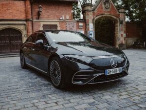 BASQUE LUXURY TRAVEL SERVICE: this Basque luxury transport firm is implementing a plan to electrify its fleet, proving that it really is possible to combine luxury and sustainability