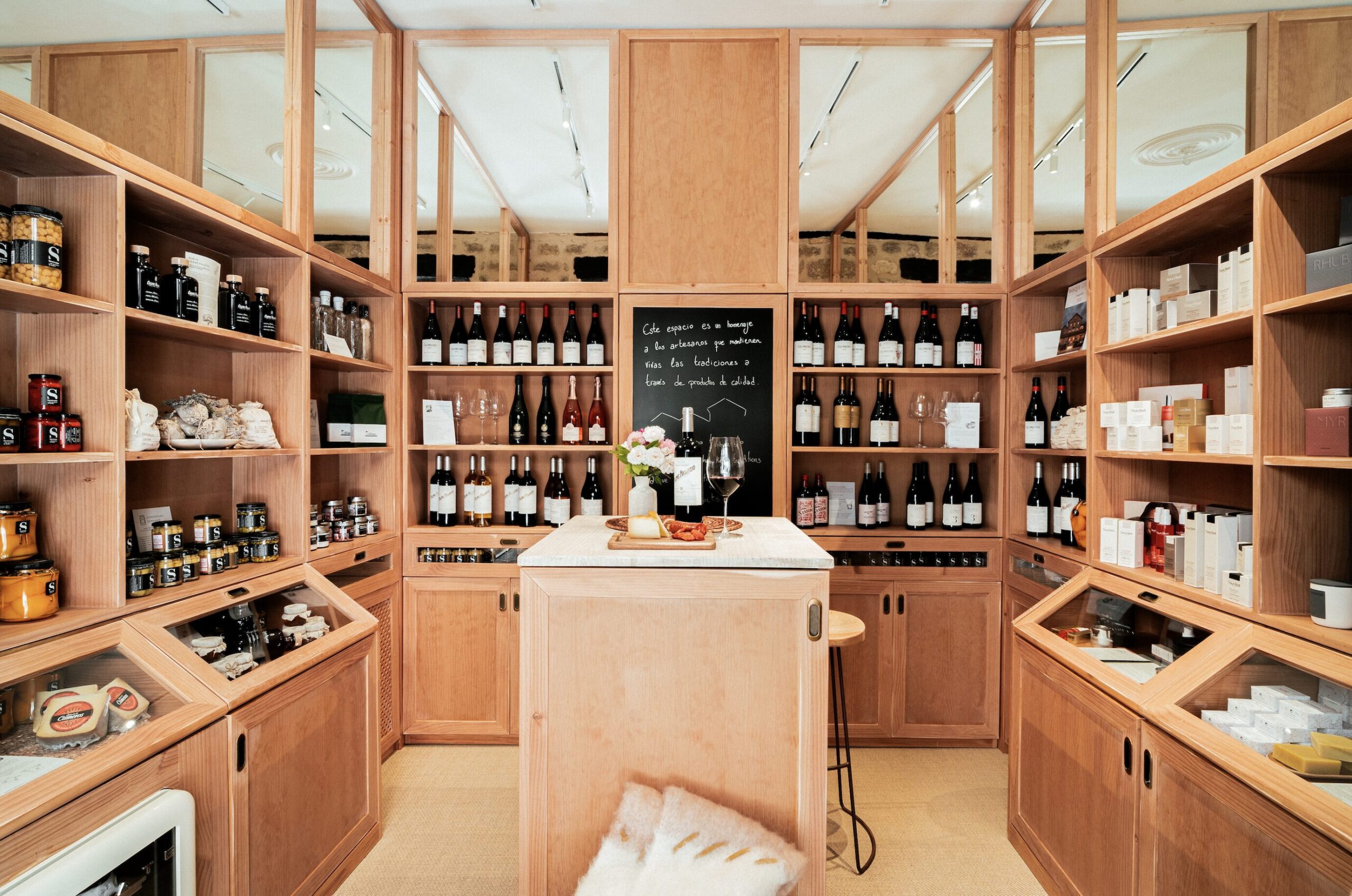 La Casa Cosme Palacio: the first invitation-only accommodation option in Spain opens a new space in the historic center of Laguardia dedicated to discovering the craftmanship and small pleasures of the local gastronomy