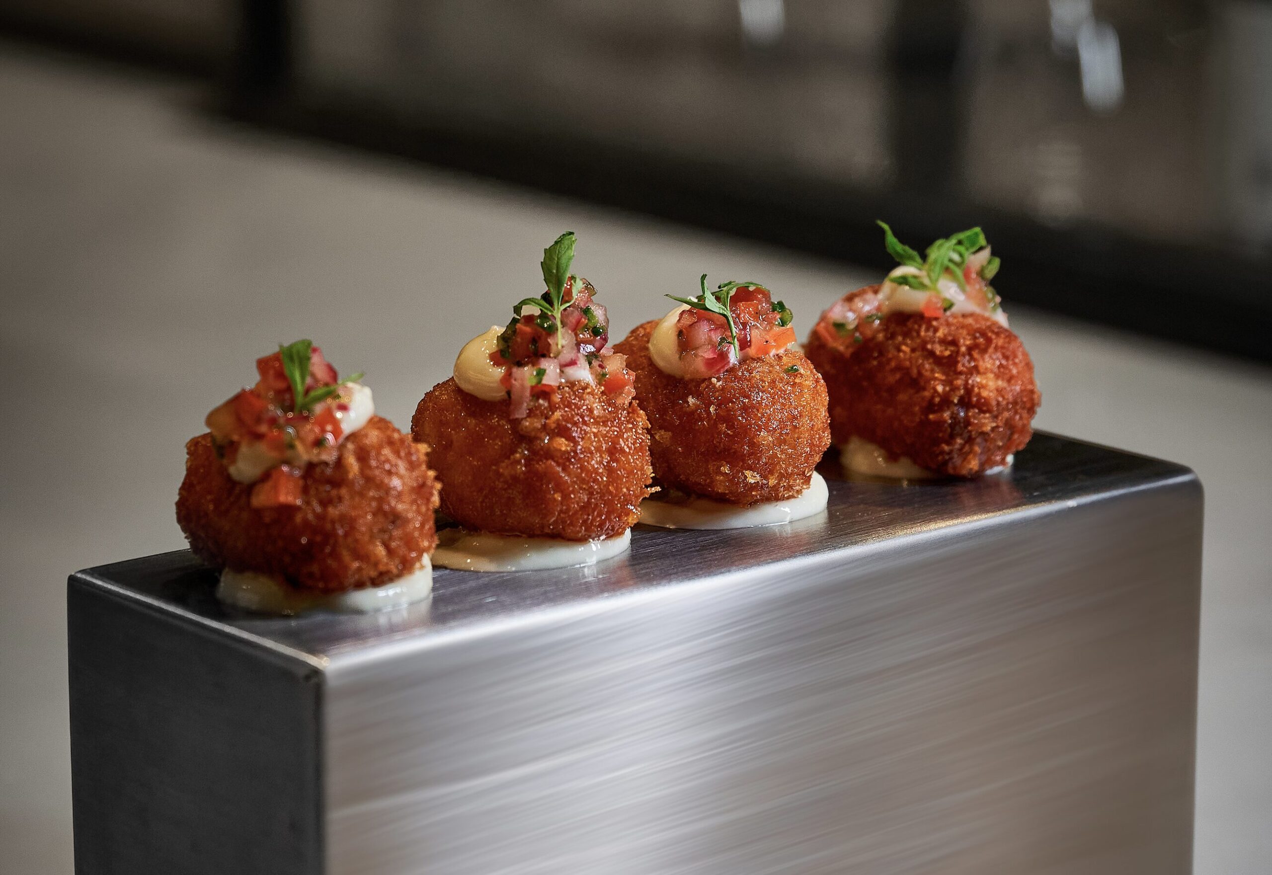 Misura: this restaurant invites diners to discover true market-fresh cuisine in a privileged setting next to the Miramón forest