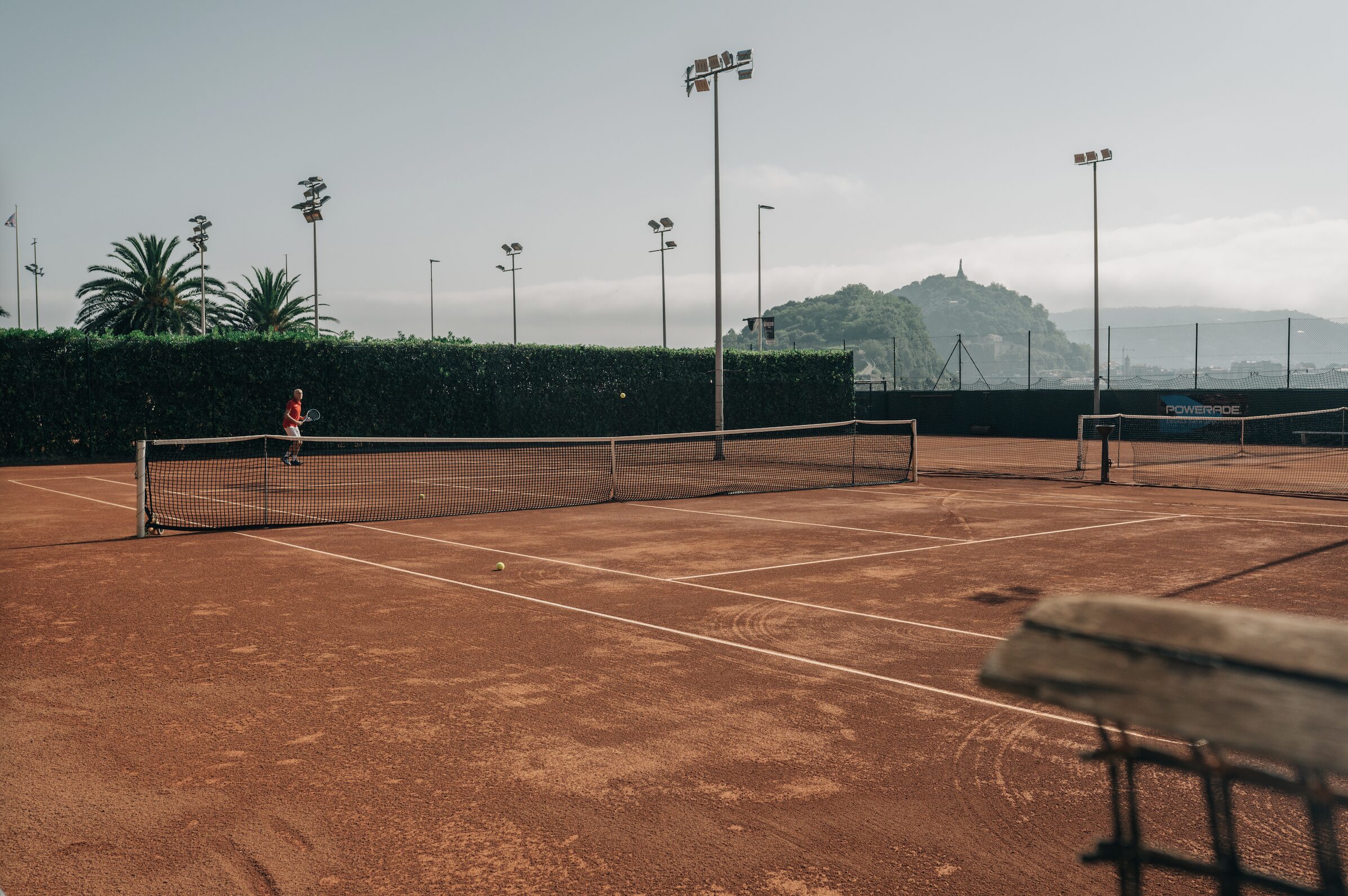 Real Club de Tenis de San Sebastián: así se entrena en el histórico centro deportivo ubicado junto al Cantábrico