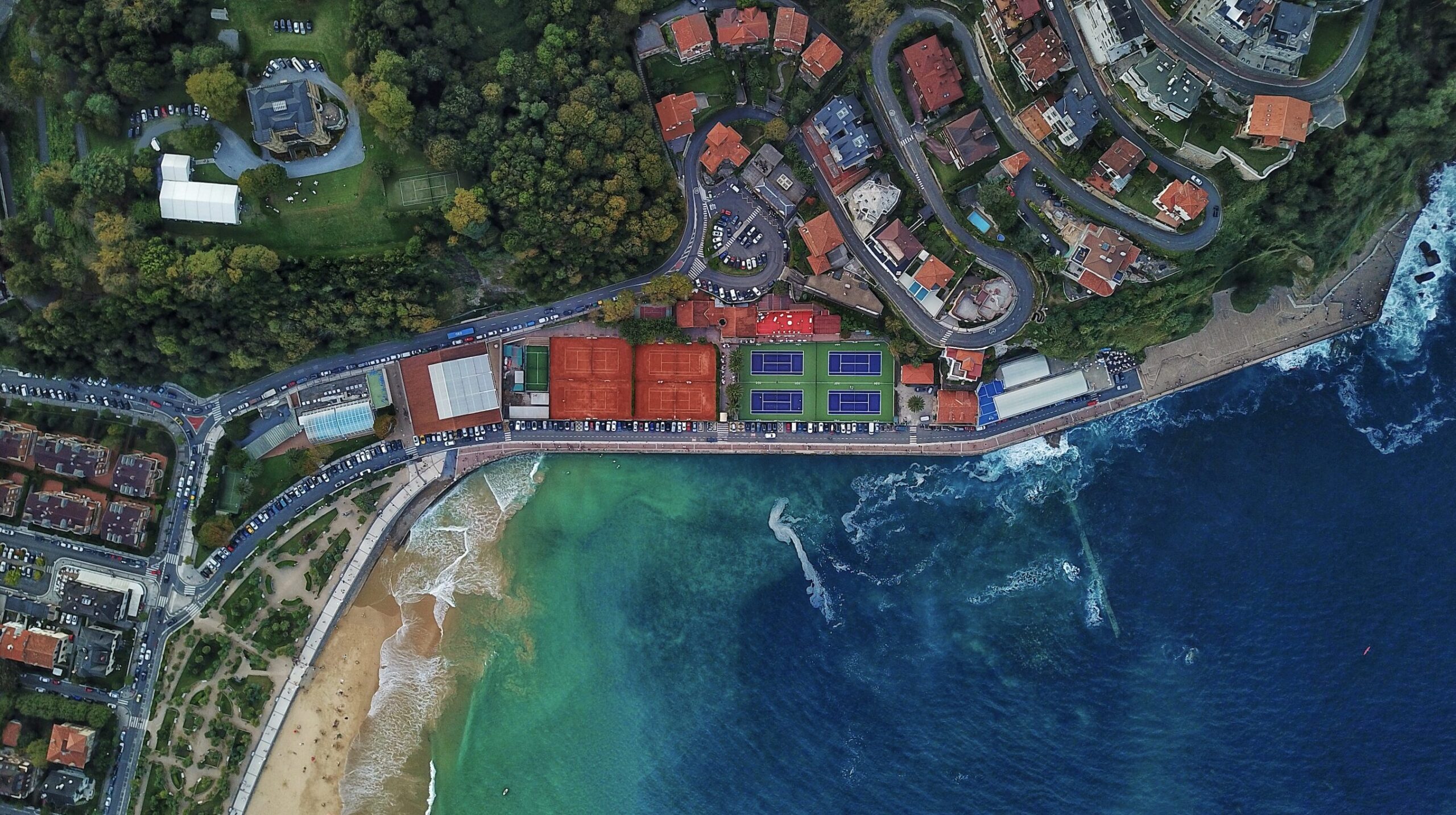 Royal Tennis Club of San Sebastián: this is how athletes train at this historic sports center located next to the Cantabrian Sea