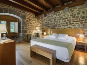 Torre de Úriz: architecture, design, nature, and local cuisine are the key elements of the experience at this rural hotel in Navarre