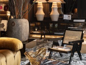 Veluto: interior designer Iñigo Iriarte surprises visitors with this space where antiques, unique furniture, limited edition books, niche perfumery, works of art, and decorative items are all on display