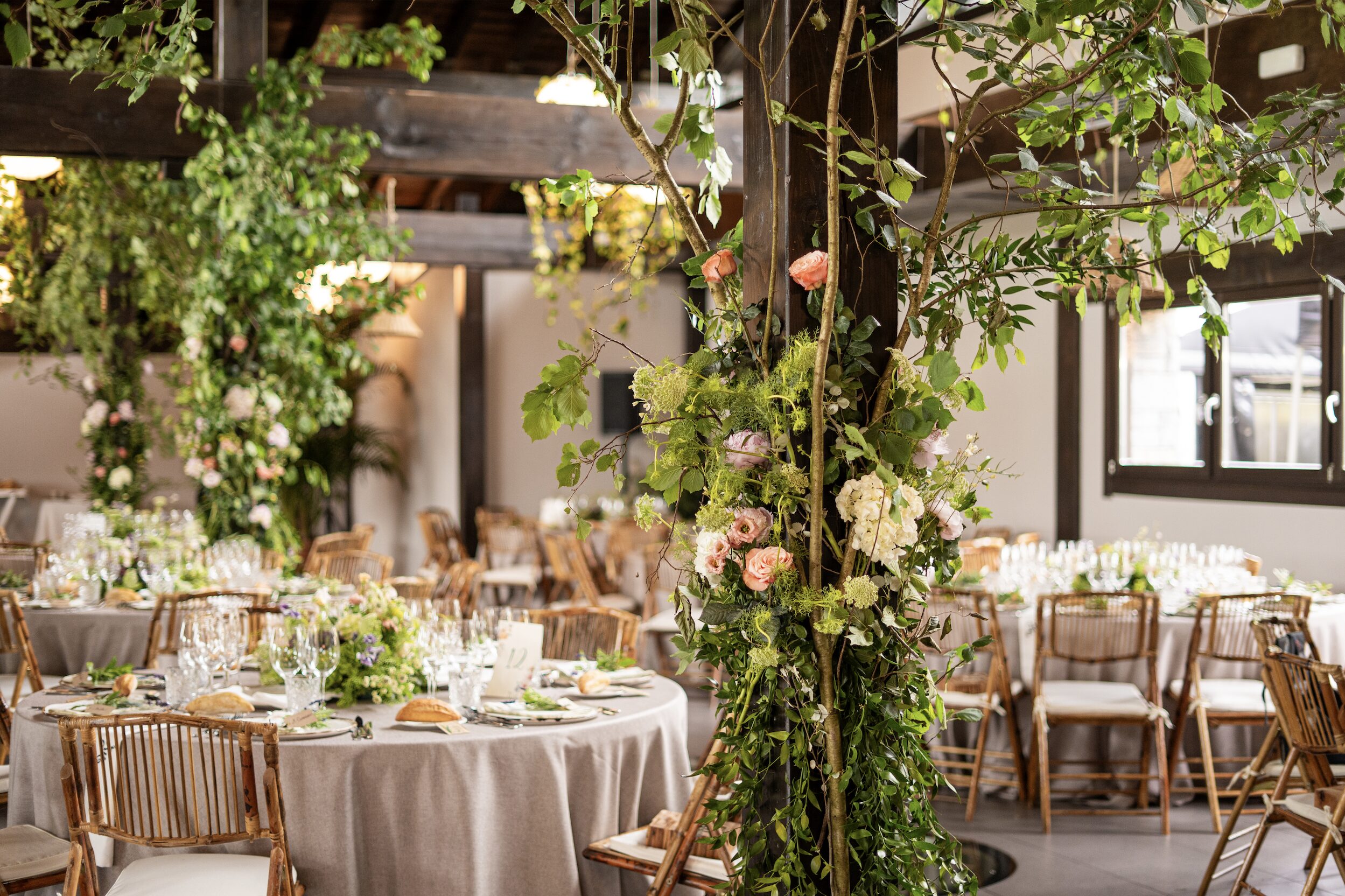 Villaflores: brands such as Perrier-Jouët, Mauboussin, and Barclays trust this San Sebastián florist for their floral decorations