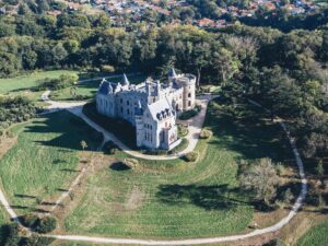 BASQUE LUXURY HELICOPTER: panoramic flights, a helitaxi service, and high-flying gastronomic tours