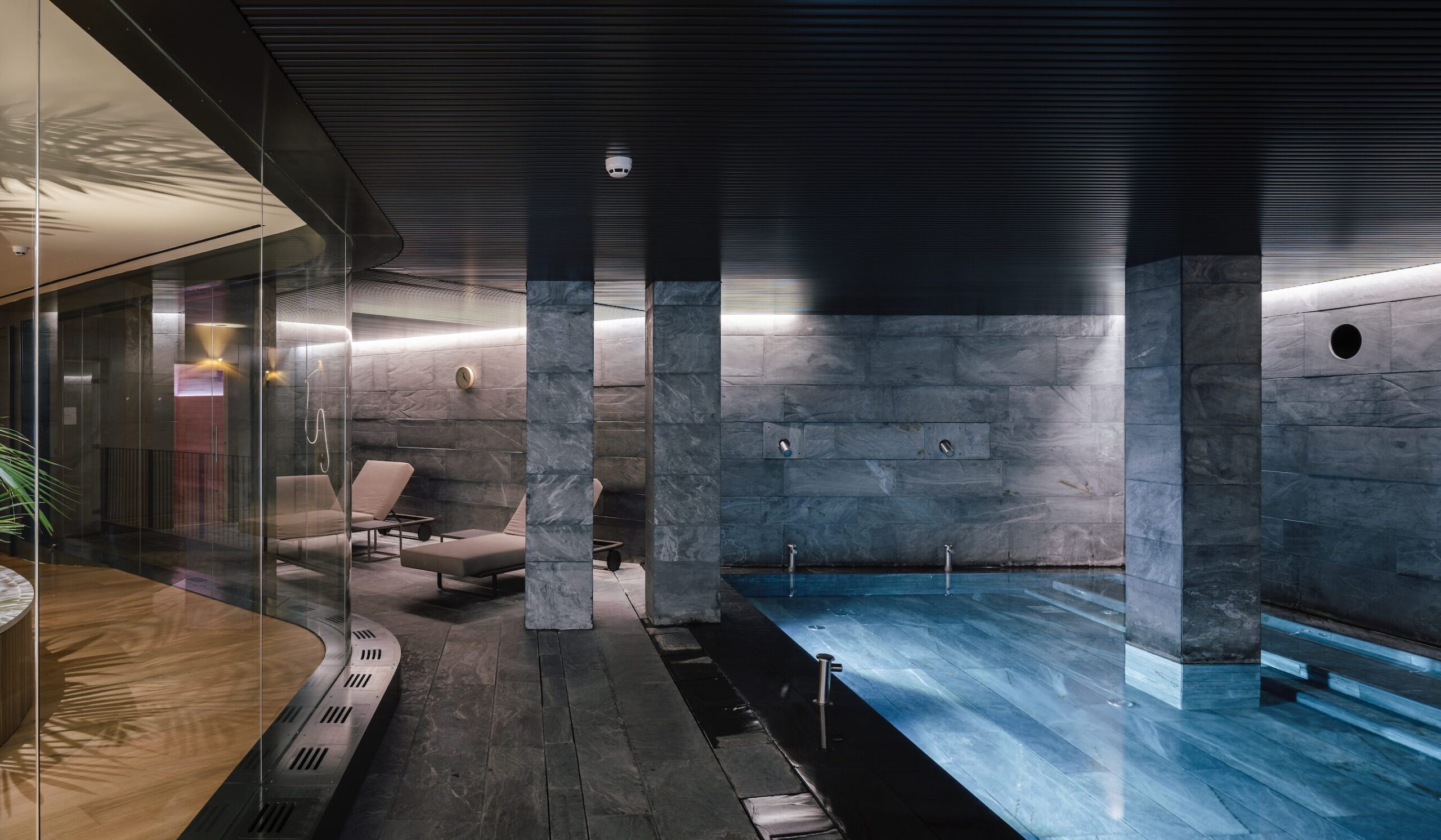 Akelaŕe: When Wellbeing is Served with a View of the Sea
